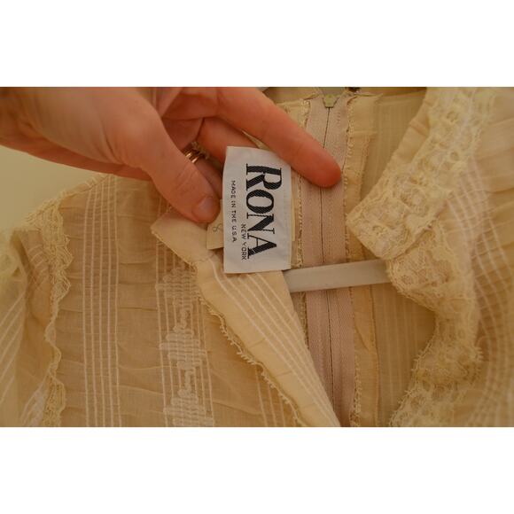 Vintage High Neck Lace Long Sleeve Lace Dress Size Medium - Picture 3 of 7